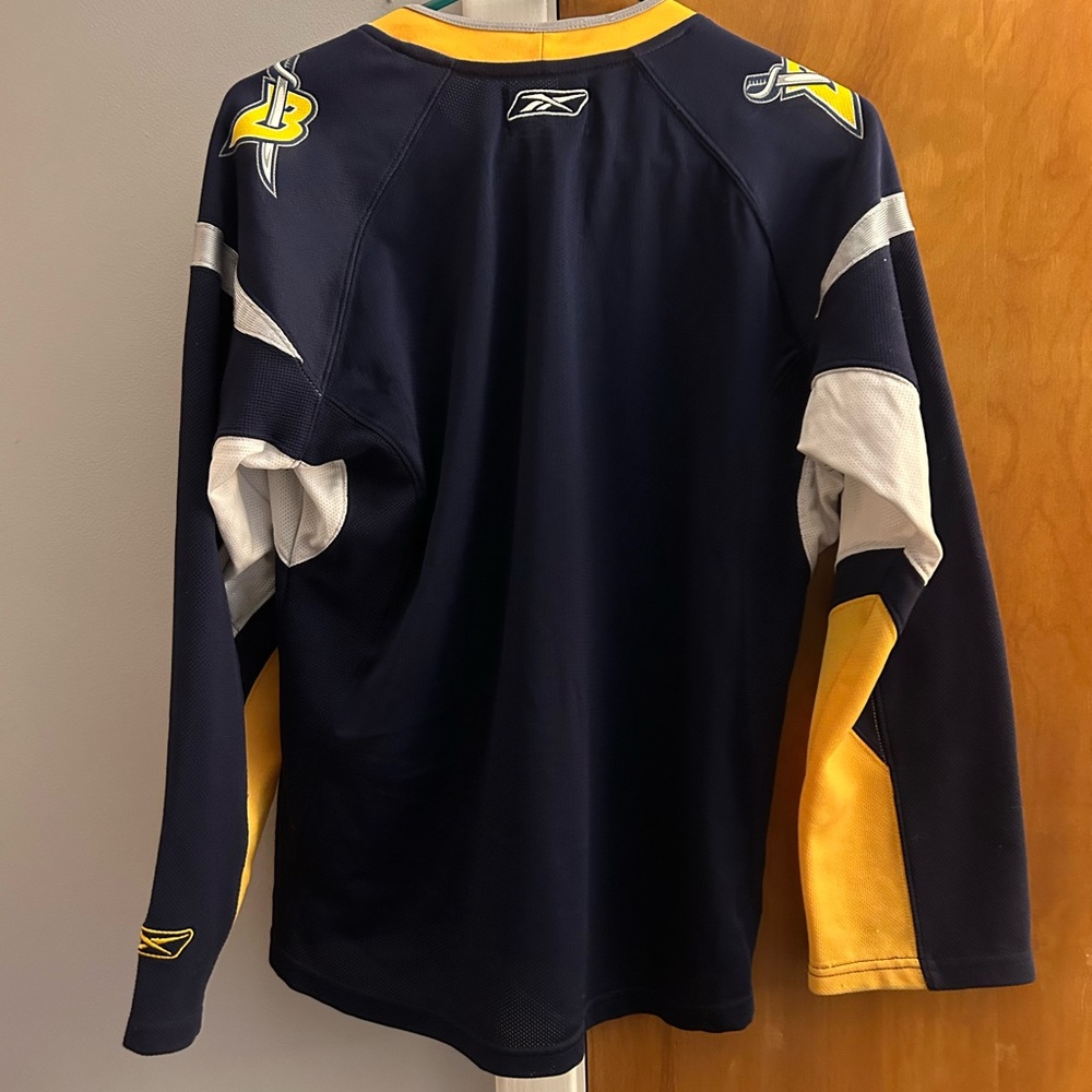 Reebok Buffalo Sabres Navy and Yellow Jersey - Picture 6 of 9